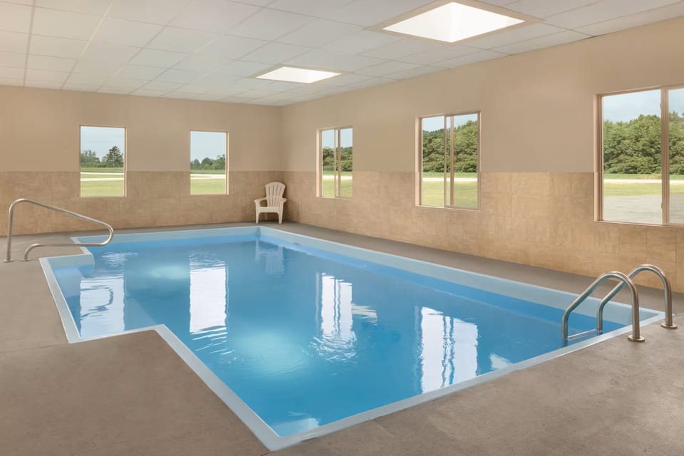 Baymont by Wyndham Swanton Toledo Airport Hotel in Ohio