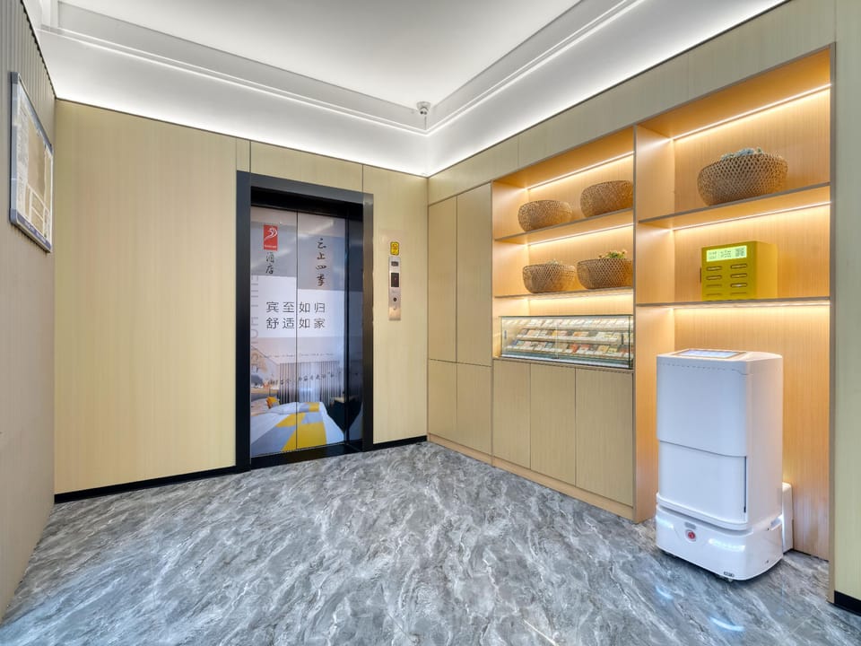 Fairyland Hotel - Xinchang Dafosi Carb Kingdom Hotel in Zhejiang