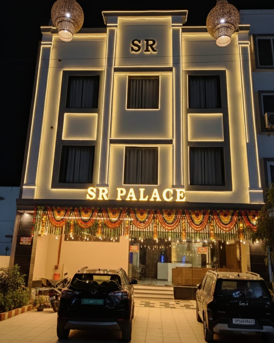 Hotel SR PALACE Vrindavan near Prem Mandir and Iskon Temple with Parking Hotel in Uttar Pradesh