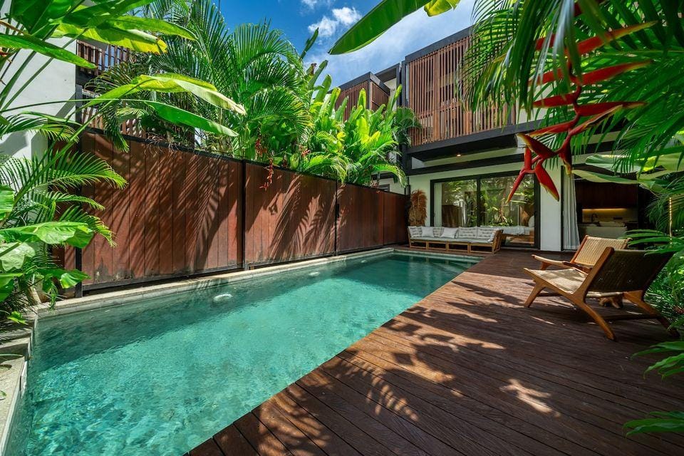 Desa Kota 3 - Designer 3BR Villa Next to Beach w Rooftop & Pool Hotel in North Kuta