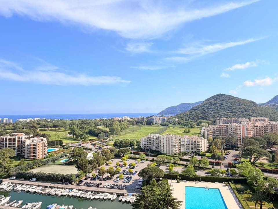 La Marina Cannes Suites Hotel in Mandelieu-La Napoule