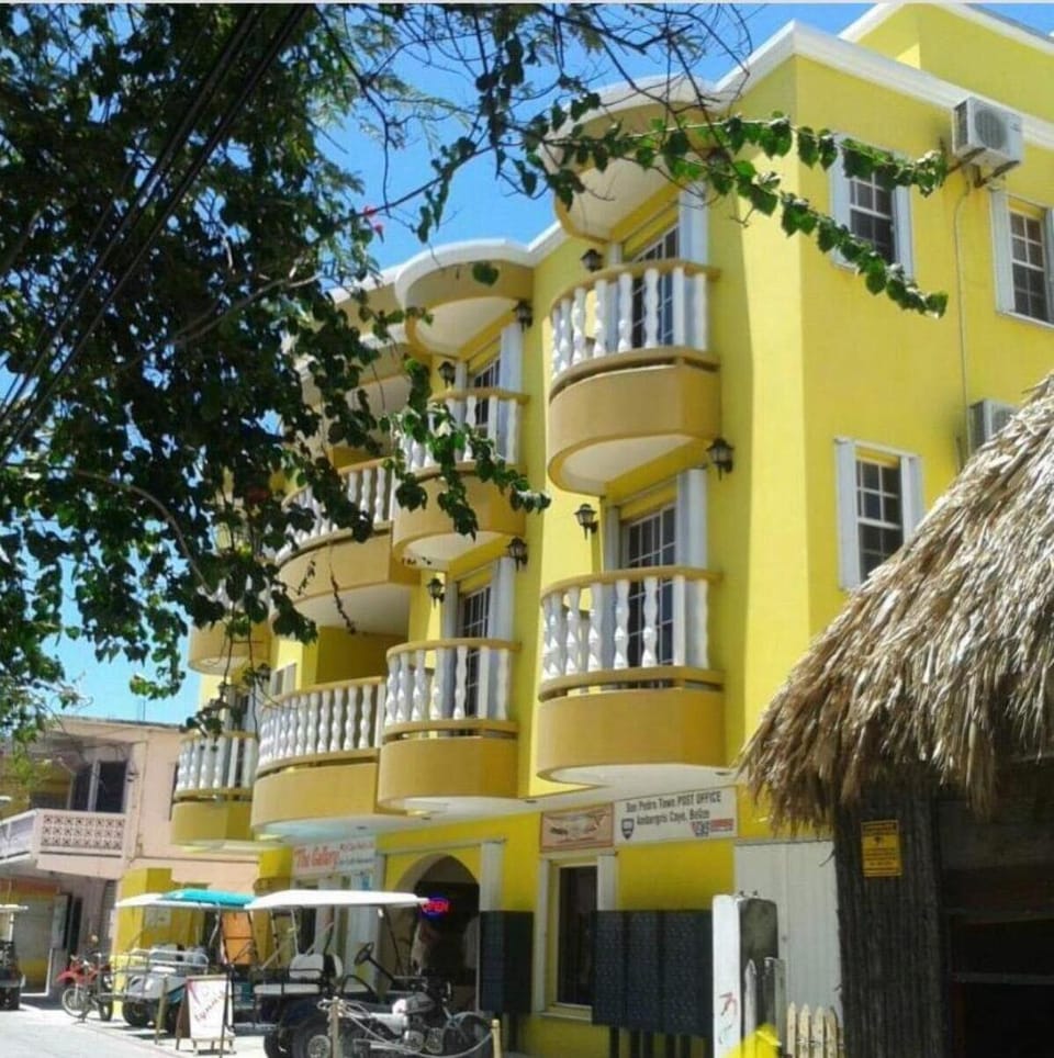 Paradise Suites & Residence Hotel in San Pedro