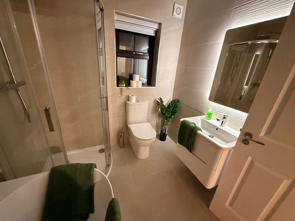 Modern Entire Home Retreat in Newry Hotel in Newry