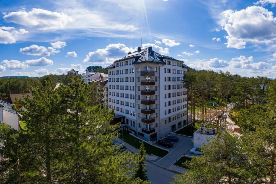 Zlatibor Deluxe Suites with Spa Fitness Hotel in Zlatibor