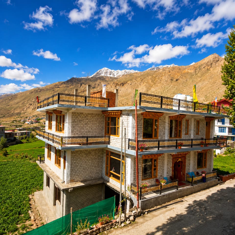 Tanghaa Resort By Mountain Bee Hotel in Himachal Pradesh