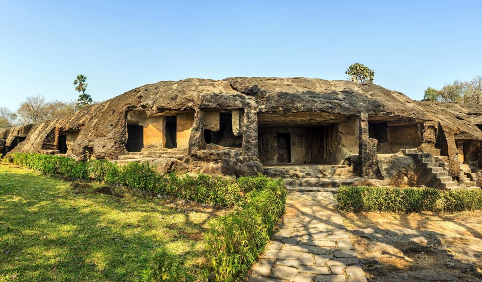 Fargo Homes Hilltop Deluxe Bed and Breakfast in Mumbai