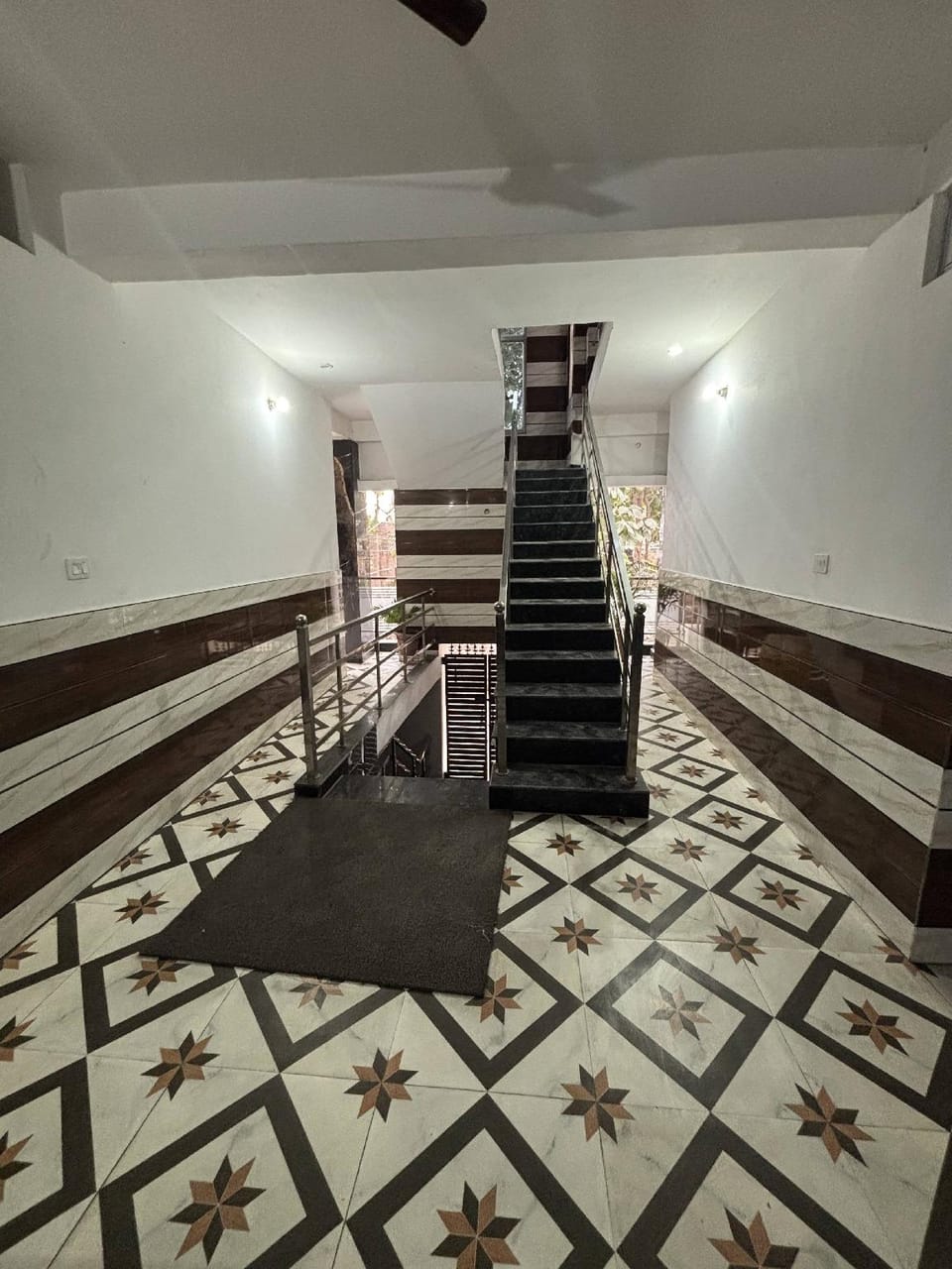 Hotel Samriddhi palace Hotel in Uttar Pradesh