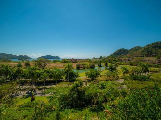 Vista Bahia 3F 1 bdr Ocean View in Los Suenos Hotel in Herradura