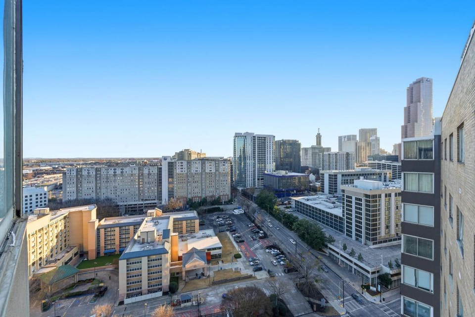 The ATL Sky Suite High-Floor 3BR Downtown Penthouse Stunning City Views Inn in Atlanta