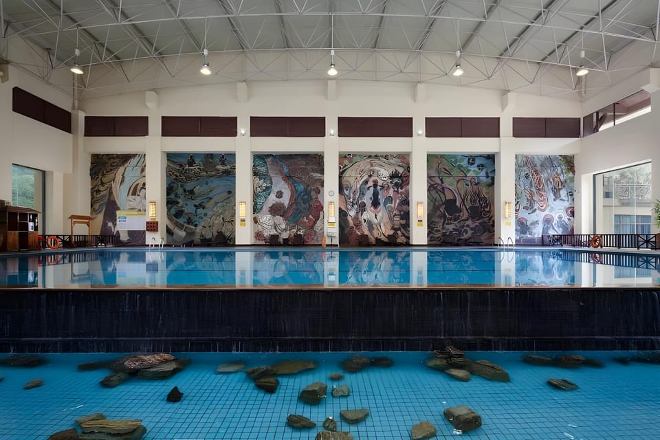 Shaoguan Jinglvlun International Hotel Resort in Guangdong