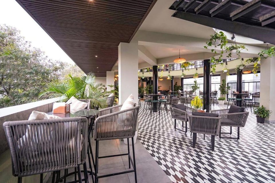 Raayara Suites Hotel in Bengaluru