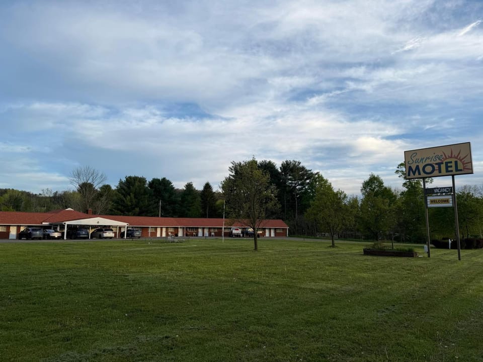 Sunrise Motel Inn in New York