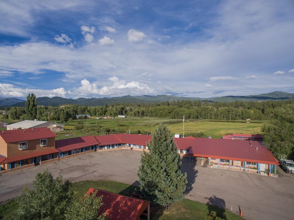 Chama Trails Motel Inn in Chama