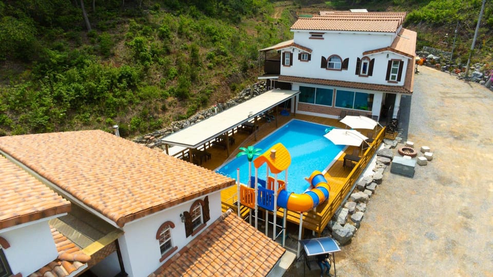Hongcheon Petit Prague Hotel in Gyeonggi-do