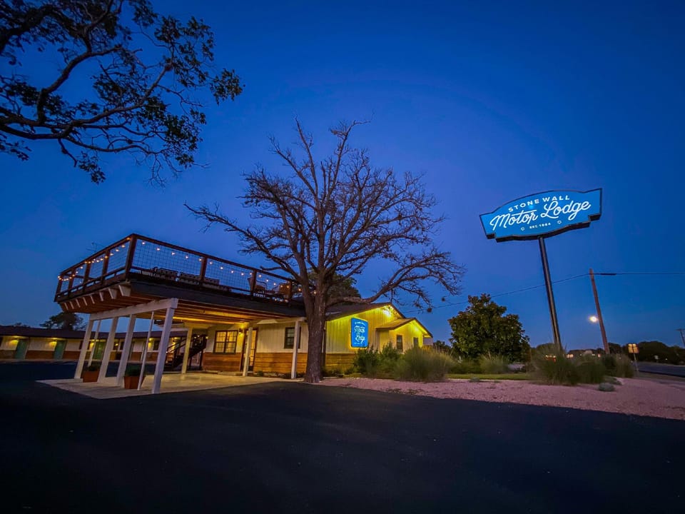 Stonewall Motor Lodge Hotel in Stonewall
