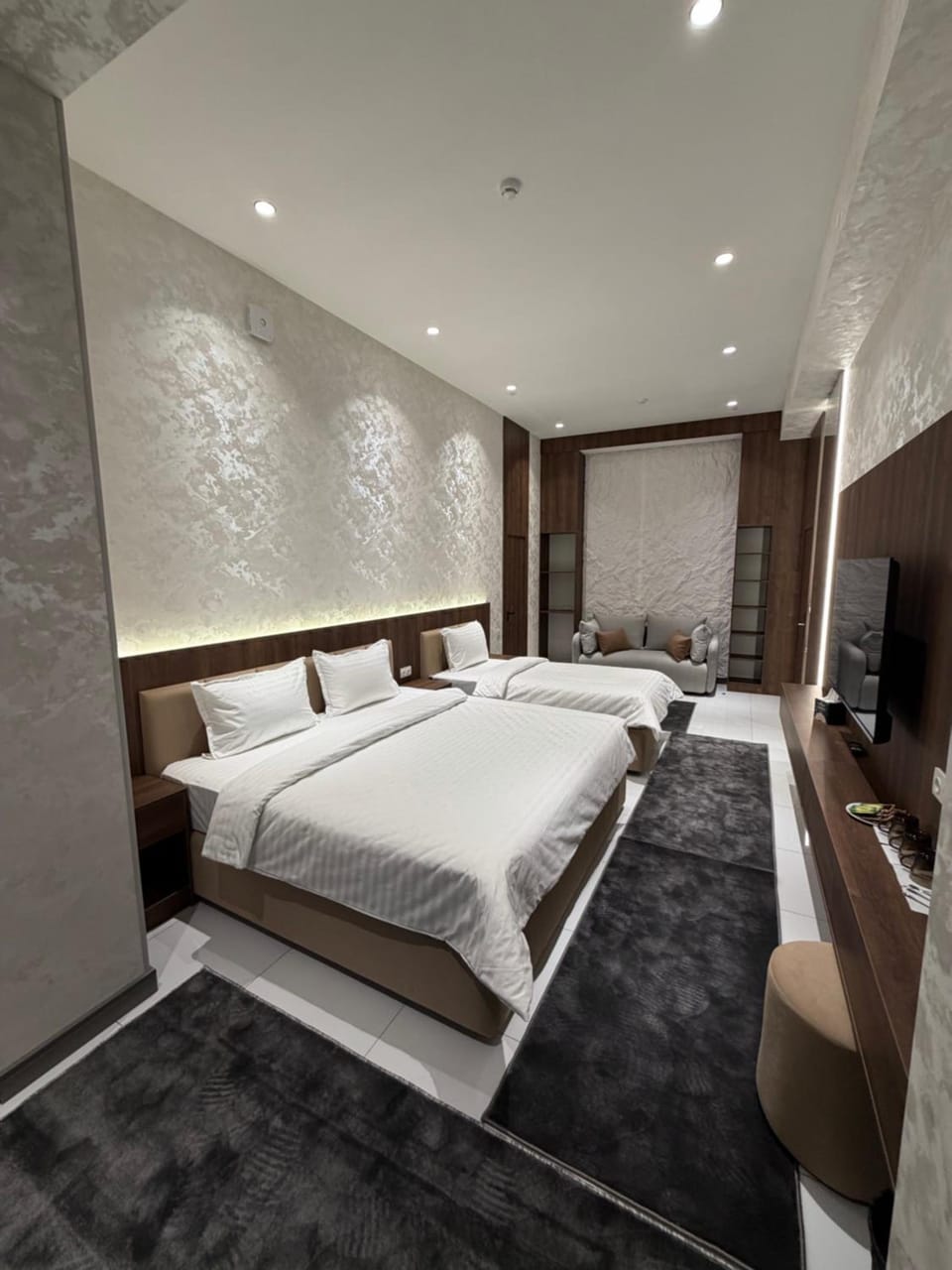 Shared lounge/TV area