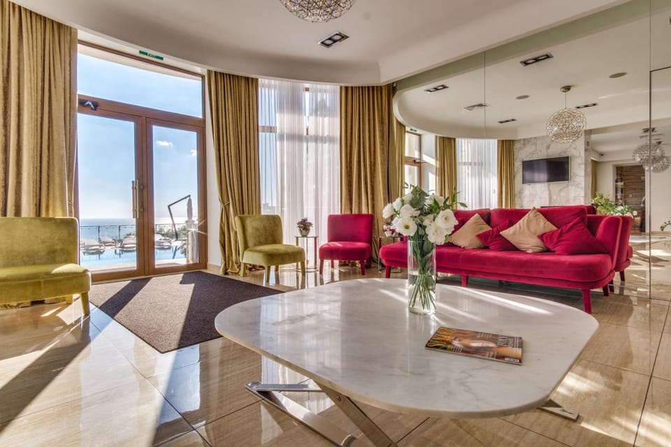Panorama De Luxe Hotel in Odessa