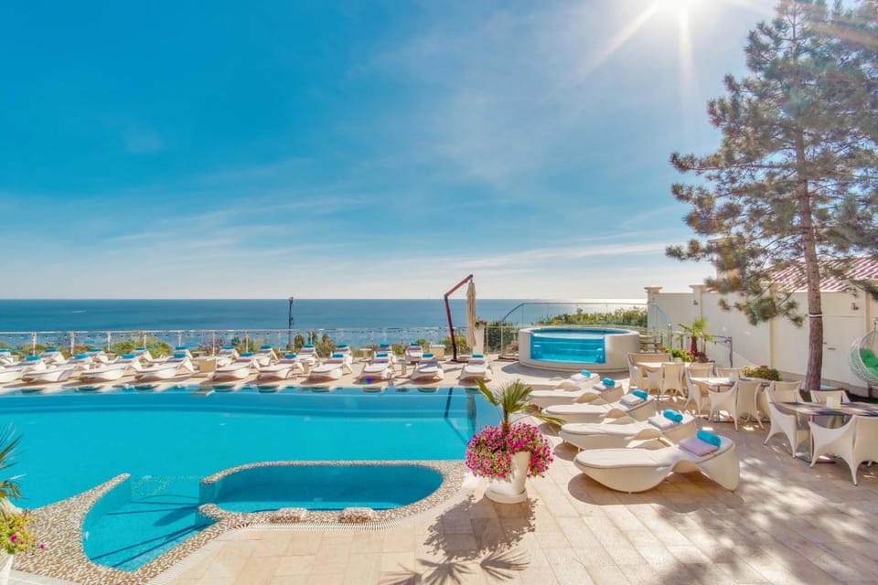 Panorama De Luxe Hotel in Odessa