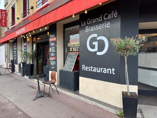 Hôtel Le Grand Cafe Hotel in Île-de-France