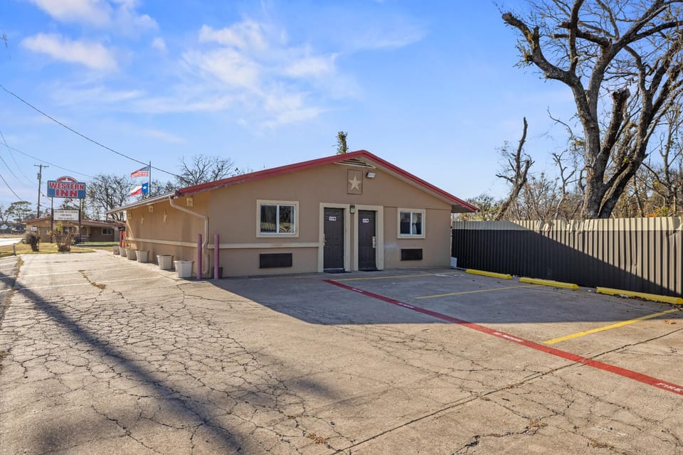 Western Inn by Capital O Cleburne TX Hotel in Cleburne