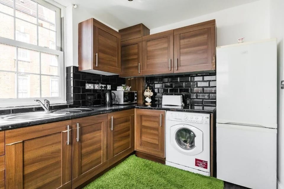 London Homes - Aldgate Flats Hotel in London