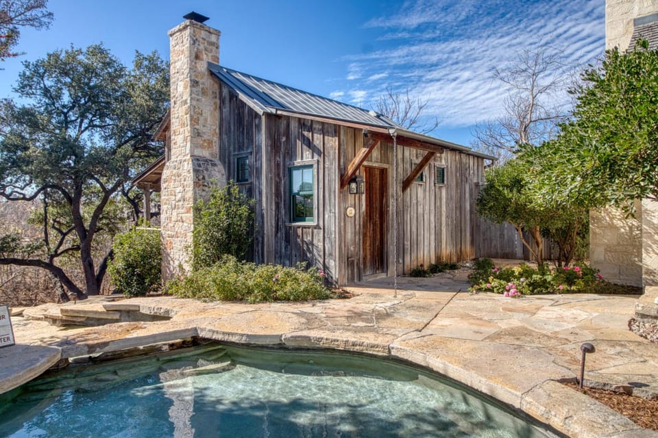 Blacksmith Quarter's on Barons Creek Hotel in Fredericksburg