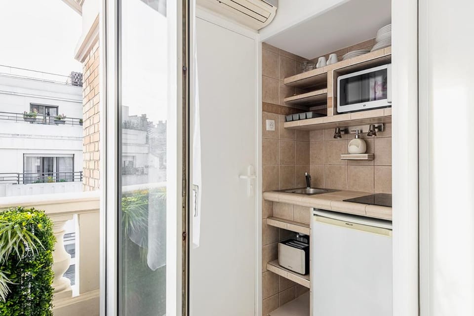 Residence Courcelle Hotel in Levallois-Perret