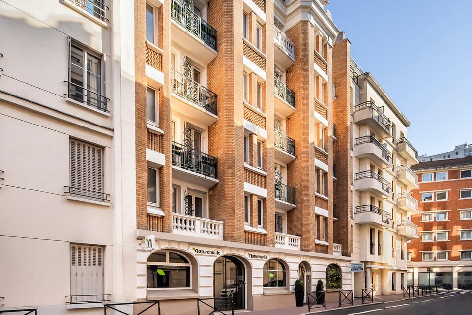Residence Courcelle Hotel in Levallois-Perret