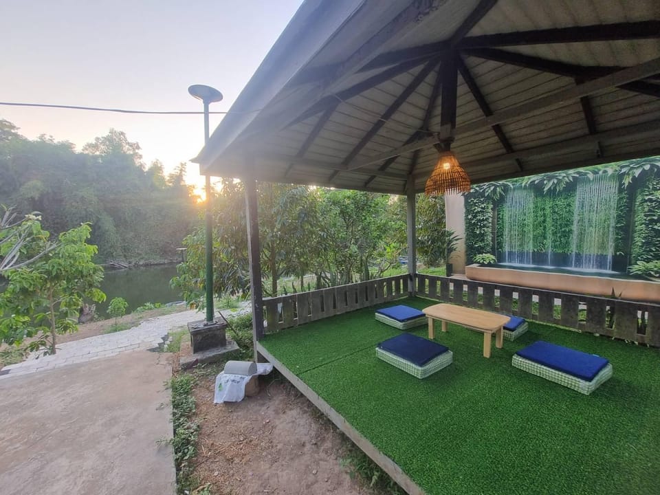 Kanista Cafe and Resort (Riverside, Nakhon Nayok River) Resort in Laos