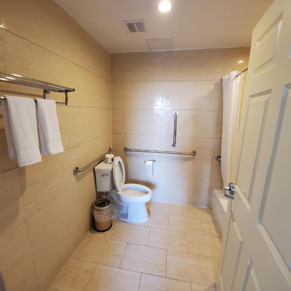 The Mayfair Inn & Suites Hotel in Roosevelt Island