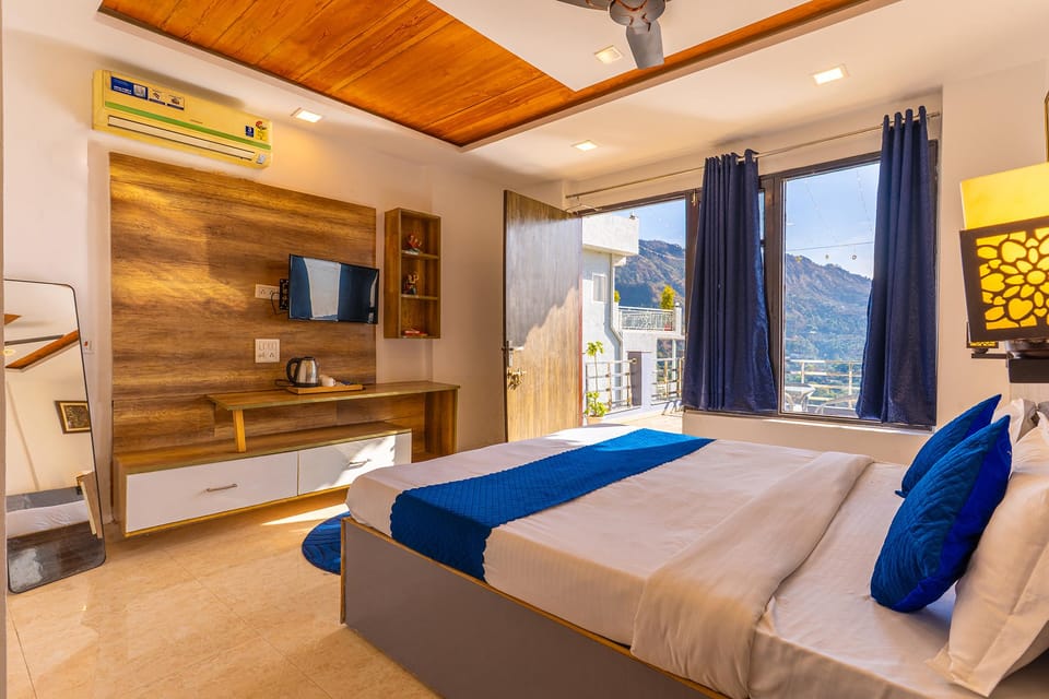 Lake Mount Hotel in Uttarakhand