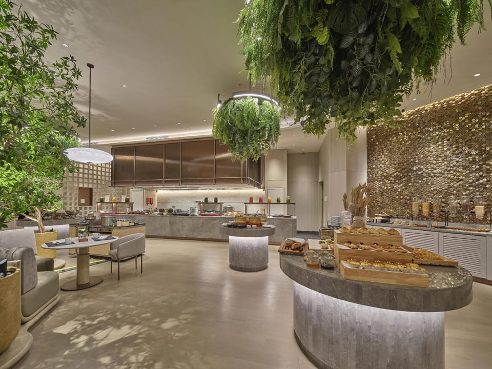 The Reserve Hotel Luoyang, Curio Collection by Hilton Hotel in China