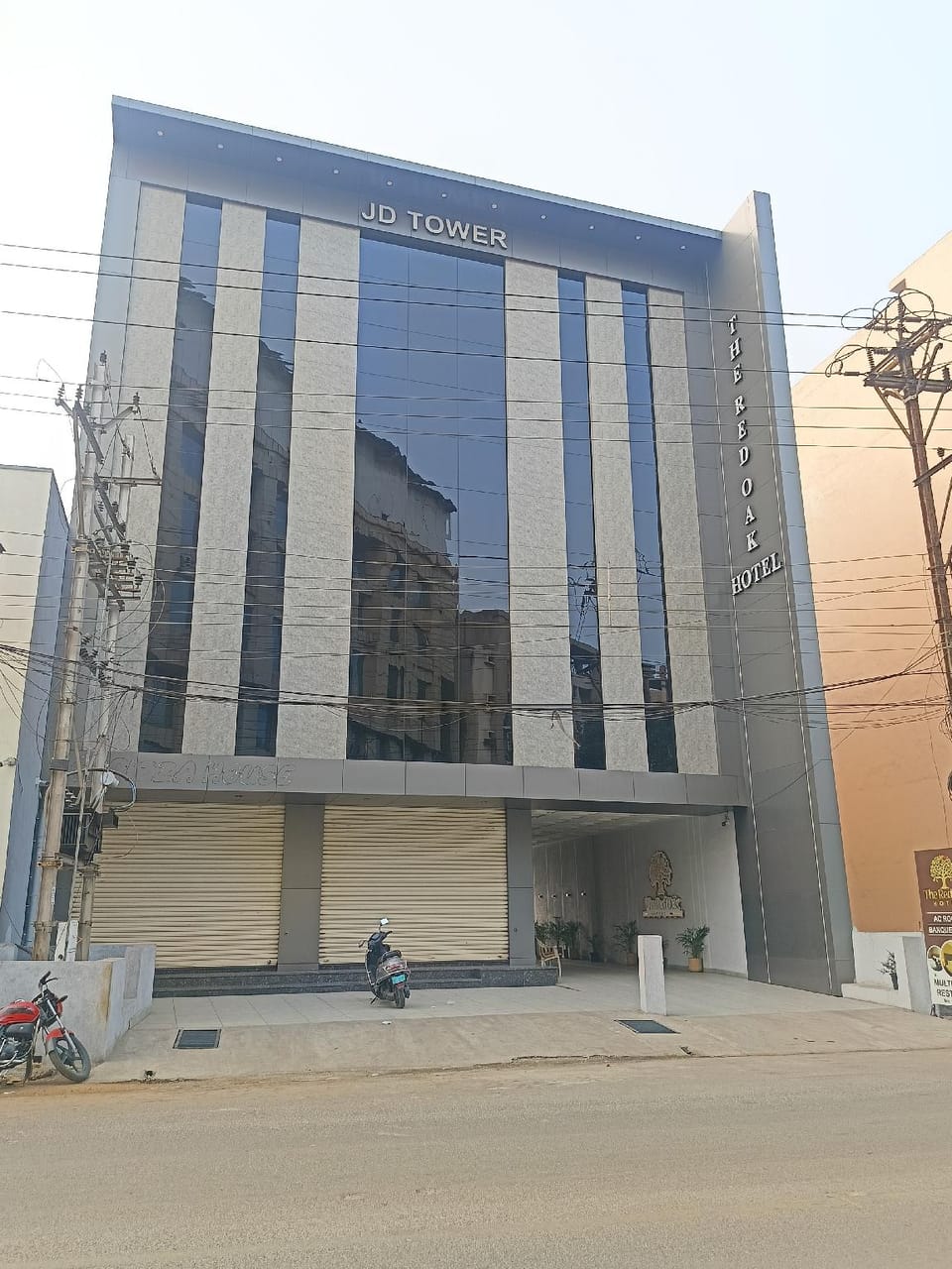 THE RED OAK HOTEL Hotel in India