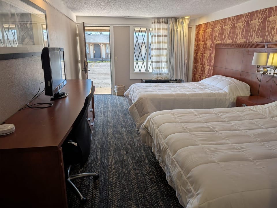 Exceed Inn Indianapolis Airport South Hotel in Perry Township