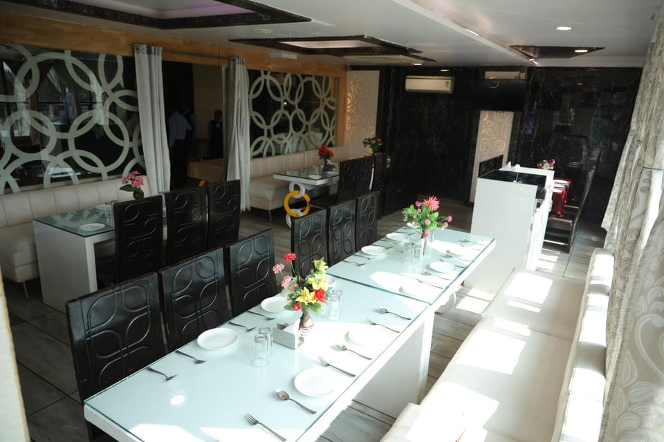 HOTEL RAJ PALACE SHIVPURI Hotel in India