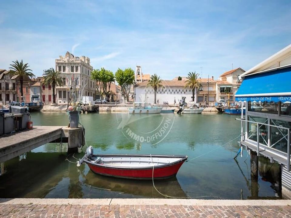 Rooms for 6 People Hotel in Le Grau-du-Roi