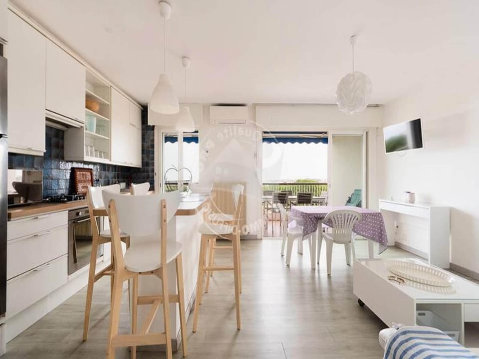 Rooms for 6 People Hotel in Le Grau-du-Roi