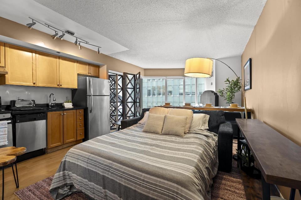 RivetStays - The Pantages Hotel in Toronto