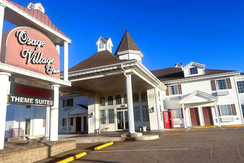 Osage Village Inn Near Lake Ozarks US 54 Hotel in Osage Beach