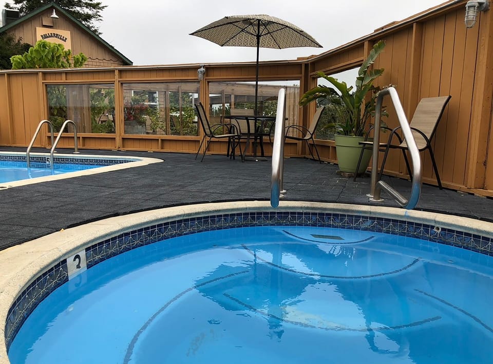 Hot tub