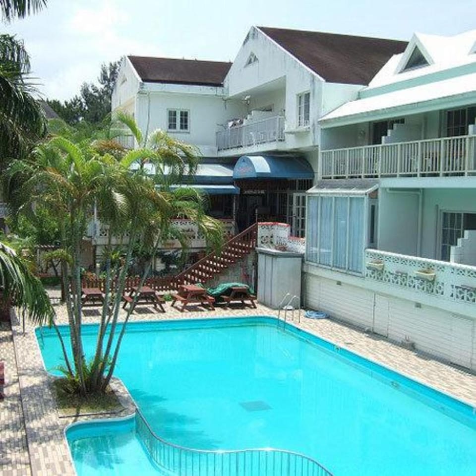 Petit Hotel Key West Club Hotel in Okinawa Prefecture