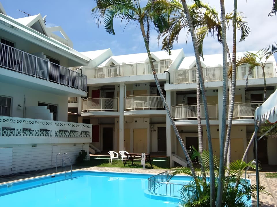 Petit Hotel Key West Club Hotel in Okinawa Prefecture