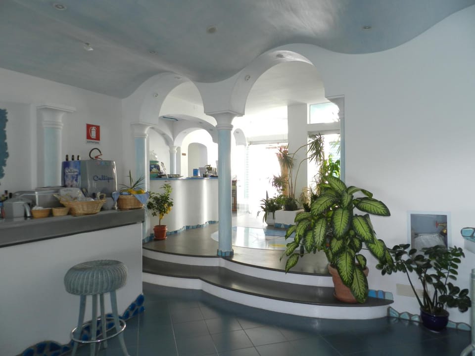 Hotel Holiday Hotel in Praiano