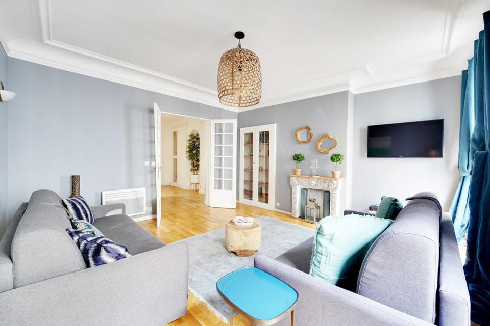 Comfortable Apartment 1BR/4P - Champs Élysées Hotel in Paris