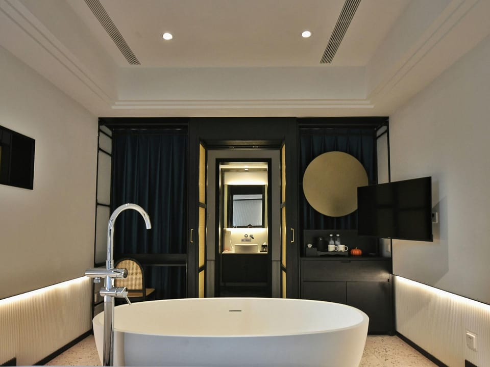 Grey Parrot Resort Hotel Hotel in Chengdu