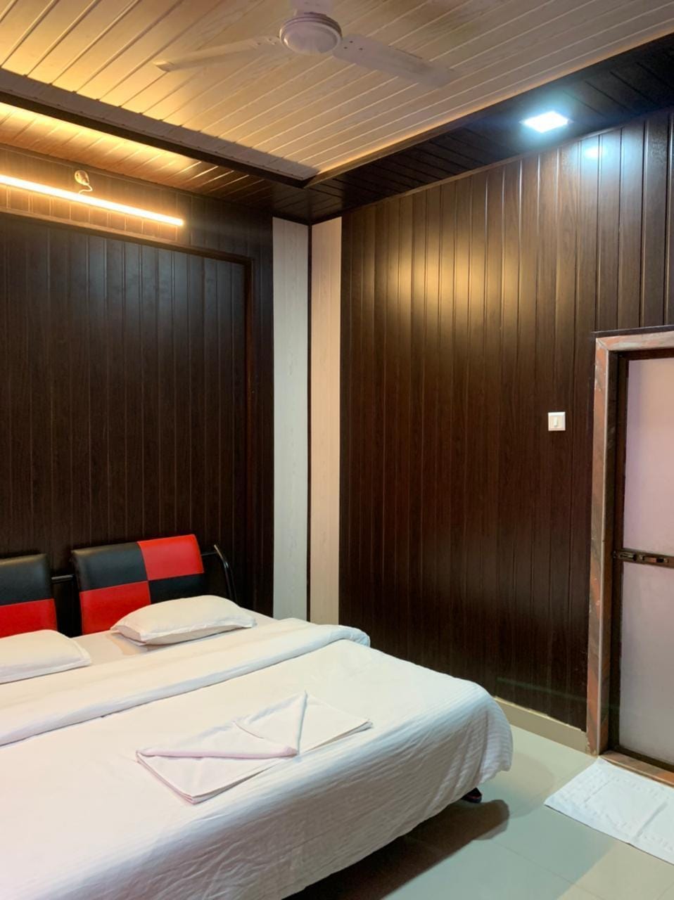 The Shelar's Royal Inn Hotel in Maharashtra