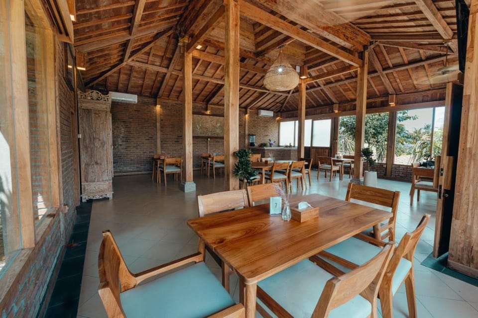 Luxury Riverside Cabins at Nunu Bali Hotel in Kediri