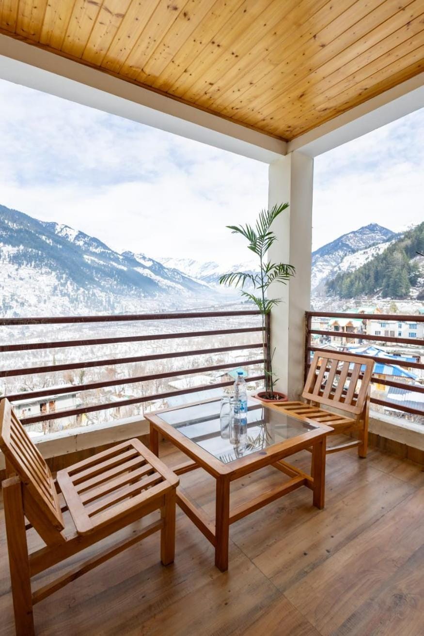 Manali Parvat View Bed and Breakfast in Himachal Pradesh