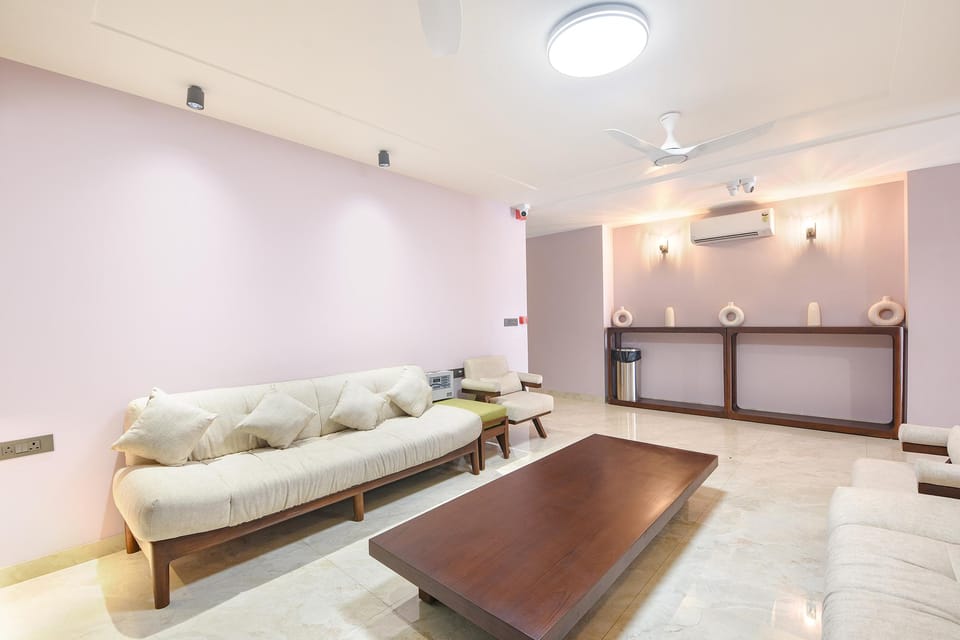 FabHotel The White Cliff Inn - Near Max Hospital Saket Hotel in New Delhi