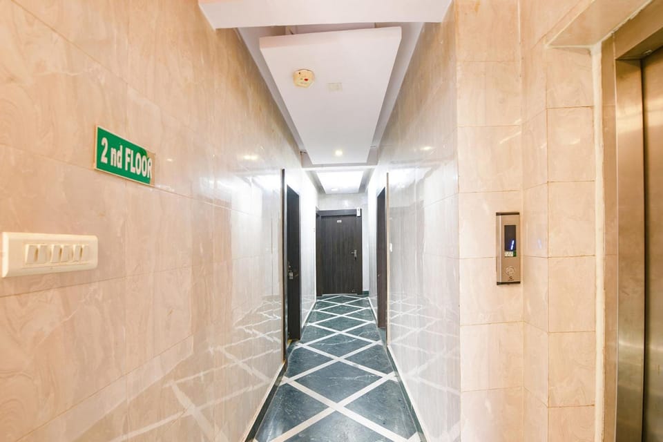 Via Vishesh Continental Hotel in New Delhi